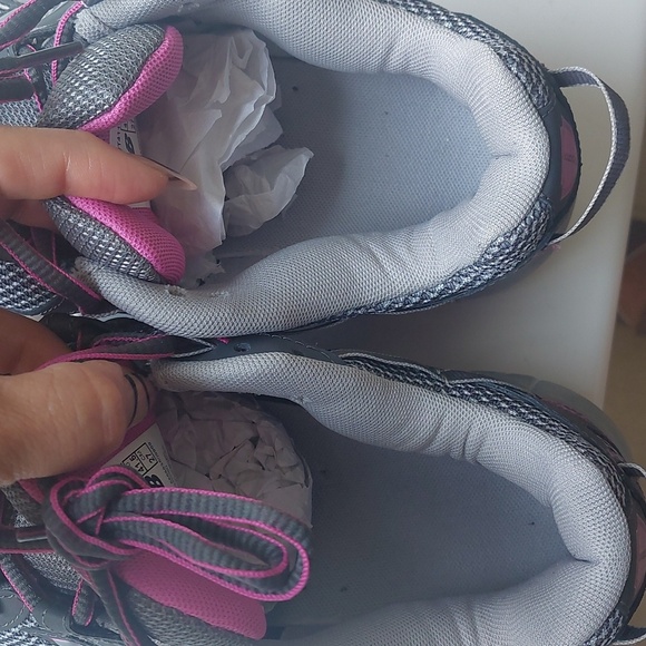 New Balance All Terrain Women’s 411 V2 “Grey Pink” Size 10 - Picture 7 of 7